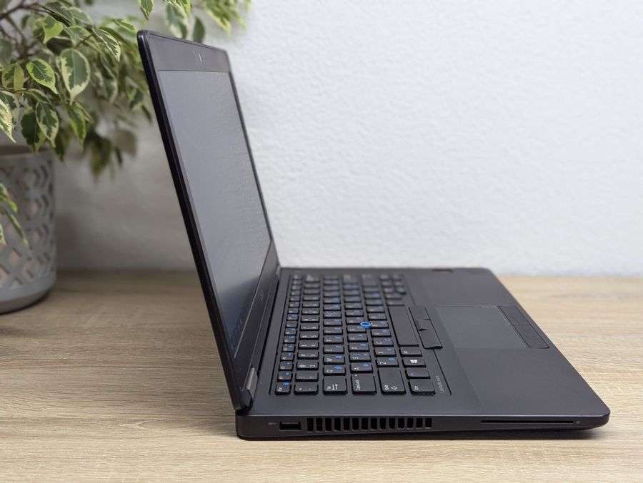 Уцінка! Ноутбук Б/В Dell Latitude E5470, Intel Core i5-6200U, DDR4 8 GB, SSD 128GB, 14" HD