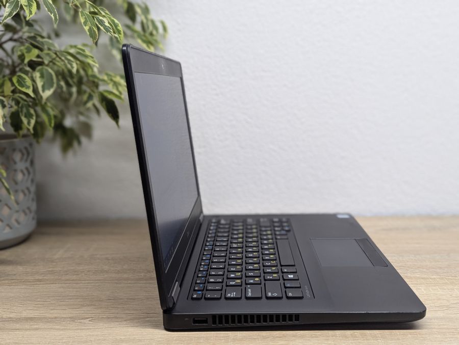 Уцінка! Ноутбук Б/В Dell Latitude E5470, Intel Core i5-6300U, DDR4 8 GB, SSD 128GB, 14" HD