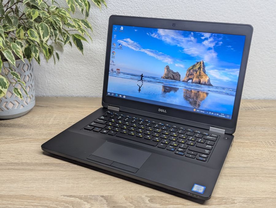 Уцінка! Ноутбук Б/В Dell Latitude E5470, Intel Core i5-6300U, DDR4 8 GB, SSD 128GB, 14" HD