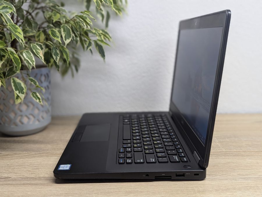 Уцінка! Ноутбук Б/В Dell Latitude E5470, Intel Core i5-6300U, DDR4 8 GB, SSD 128GB, 14" HD
