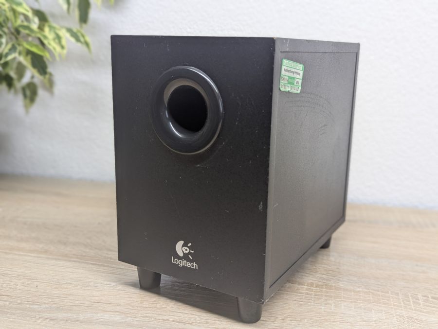 Сабвуфер Logitech Z323