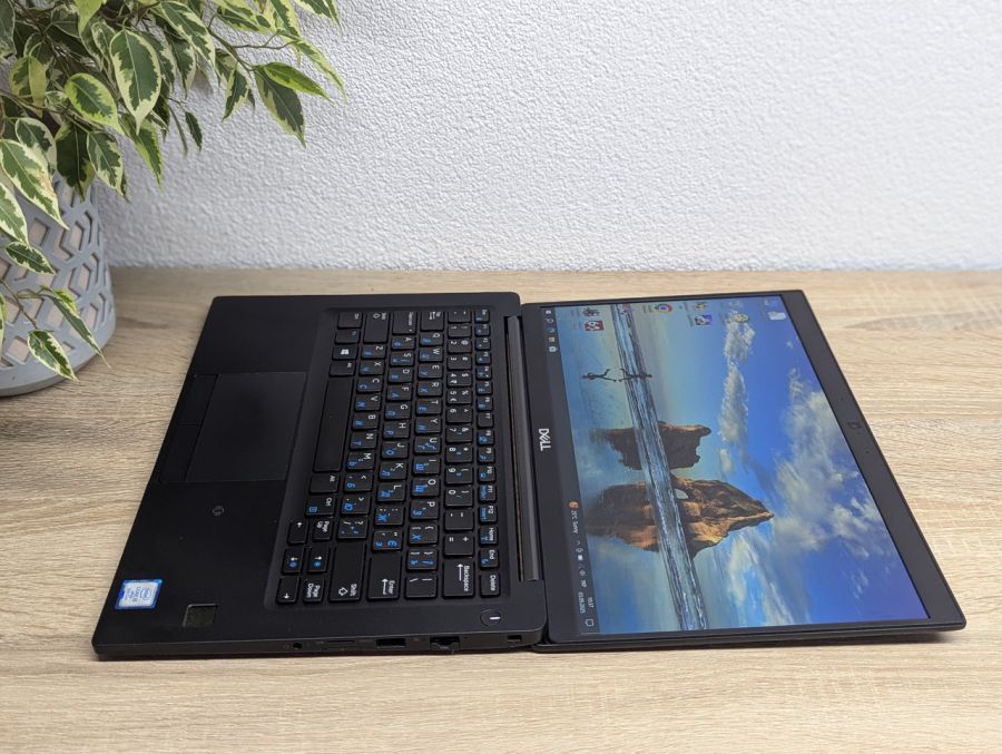 Ноутбук Б/В Dell Latitude 7390, Intel Core i5-8350U, DDR4 16 GB, SSD 256GB, 13" Full HD