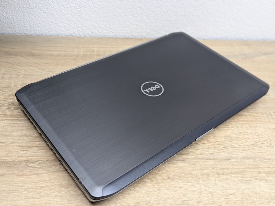 Ноутбук Б/В Dell Latitude E5520, Intel Core i5-2520M, DDR3 8 GB, SSD 128GB, 15.6" Full HD