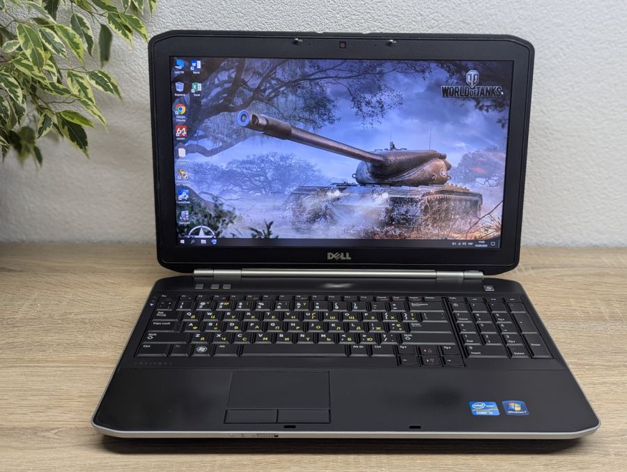 Ноутбук Б/В Dell Latitude E5520, Intel Core i5-2520M, DDR3 8 GB, SSD 128GB, 15.6" Full HD