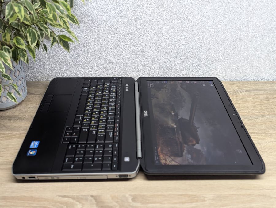 Ноутбук Б/В Dell Latitude E5520, Intel Core i5-2520M, DDR3 8 GB, SSD 128GB, 15.6" Full HD