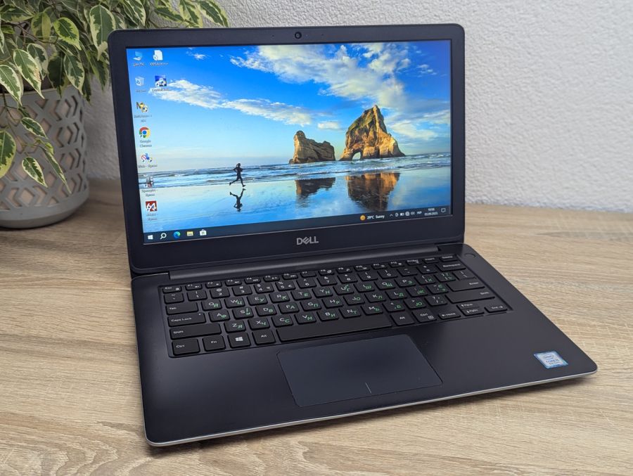 Уцінка! Ноутбук Б/В Dell Vostro 5370, Intel Core i5-8250U, DDR4 8 GB, SSD 256GB, 13" Full HD