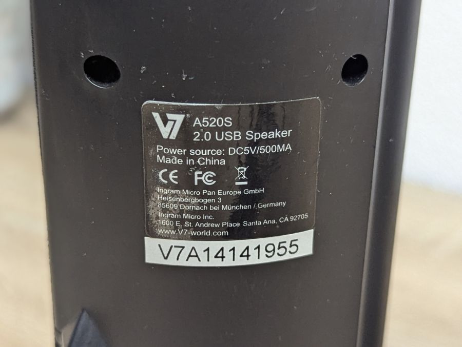 Б/В Компютерні колонки V7 A520S