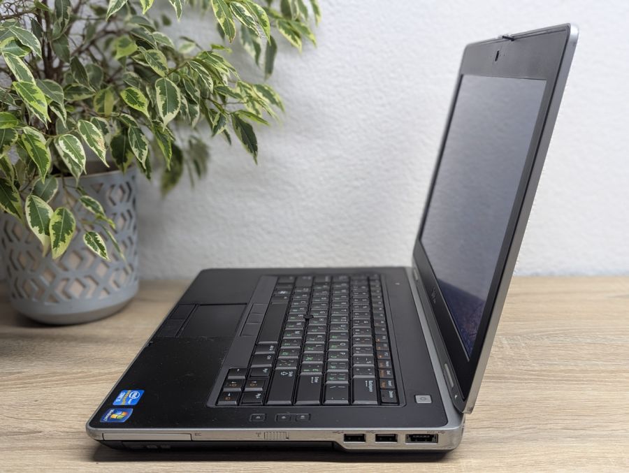 Уцінка! Ноутбук Б/В Dell Latitude E6430, Intel Core i5-3320M, DDR3 8 GB, SSD 128GB, NVIDIA NVS 5200M 1Gb, 15.6"