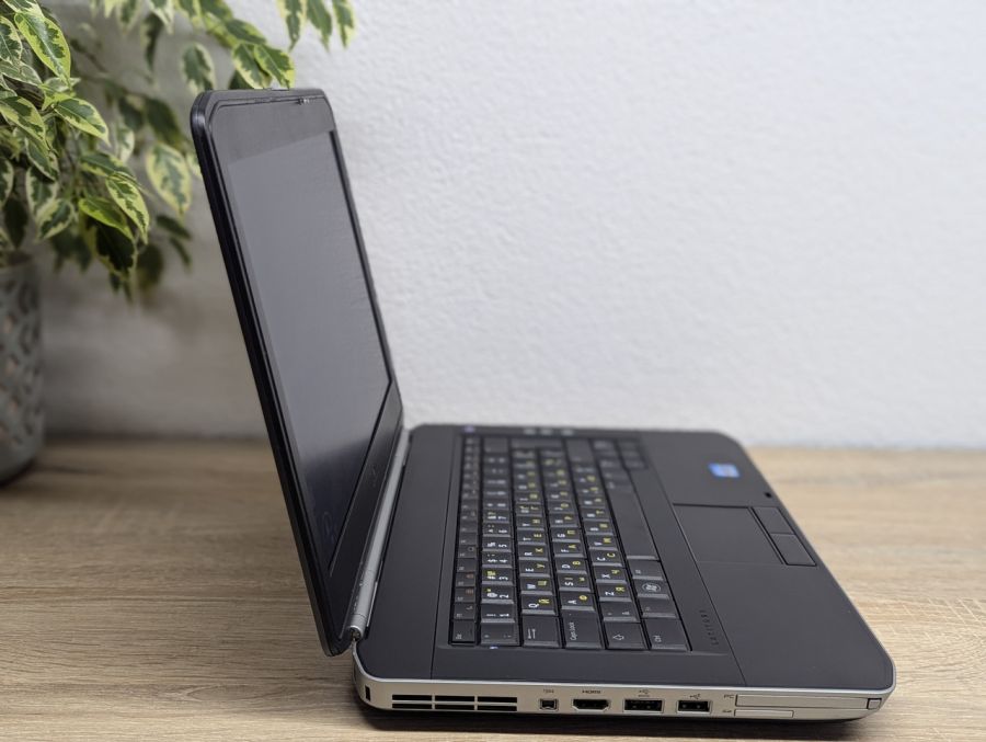 Ноутбук Б/В Dell Latitude E5420, Intel Core i5-2520M, DDR3 8 GB, SSD 128GB, 14" HD