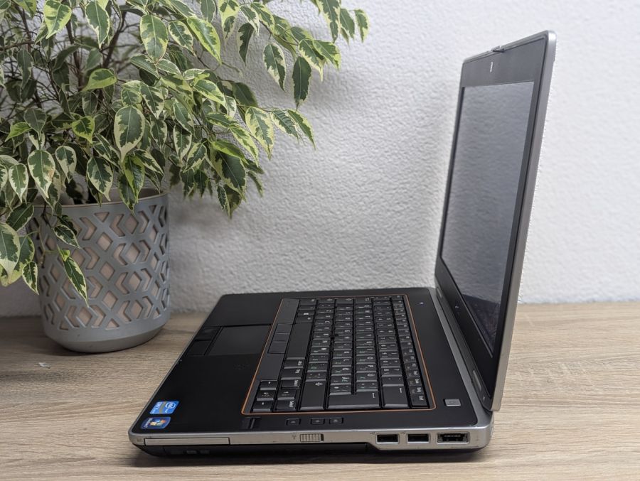 Ноутбук Б/В Dell Latitude E6420, Intel Core i5-2520M, DDR3 8 GB, SSD 128GB, 15.6" HD