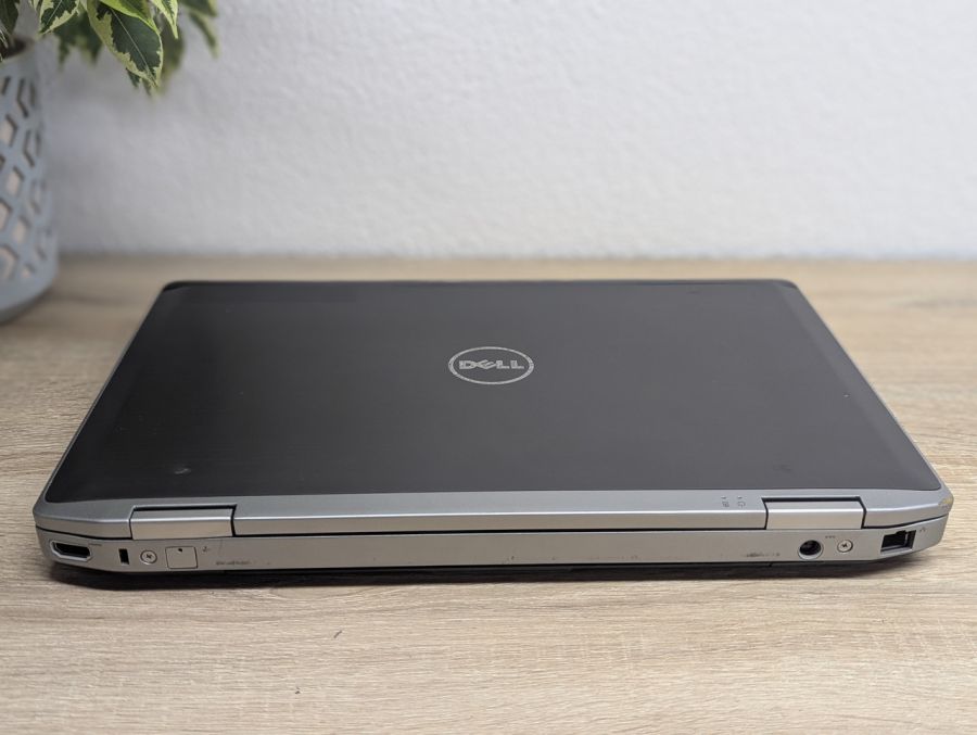 Ноутбук Б/В Dell Latitude E6420, Intel Core i5-2520M, DDR3 8 GB, SSD 128GB, 15.6" HD