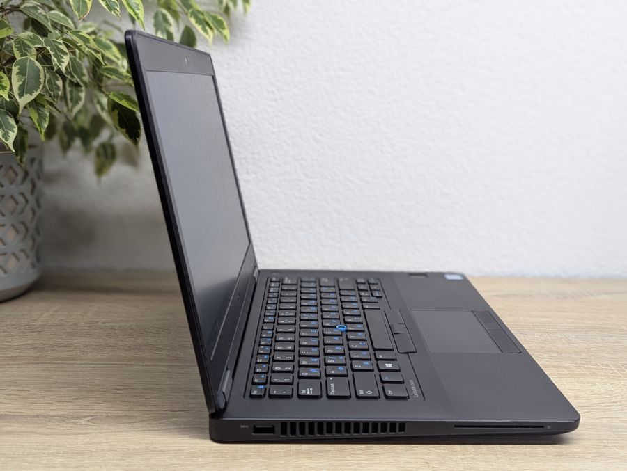 Уцінка! Ноутбук Б/В Dell Latitude E5470, Intel Core i5-6200U, DDR4 8 GB, SSD 128GB, 14" HD