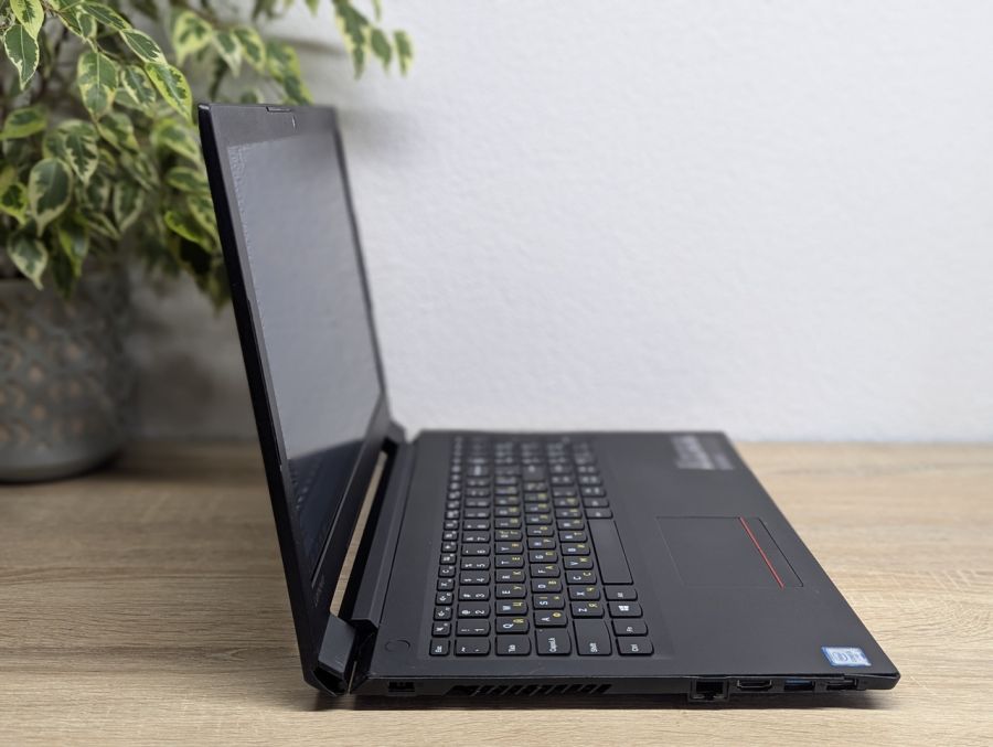 Уцінка! Ноутбук Б/В Lenovo V110, Intel Core i3-6006U, DDR4 8 GB, SSD 128GB, 15.6" HD