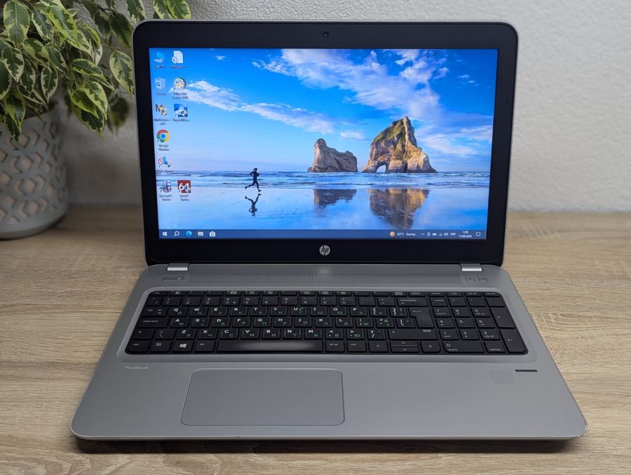 Уцінка! Ноутбук Б/В HP ProBook 450 G4, Intel Core i5-7200U, DDR4 8 GB, SSD 128GB + SSD 1TB, 15.6" HD
