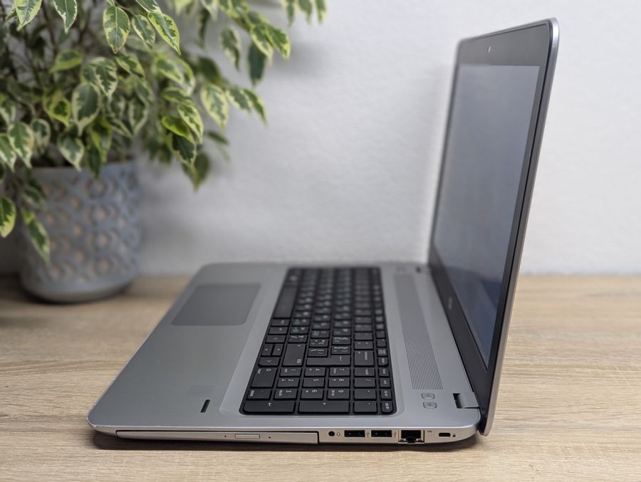 Уцінка! Ноутбук Б/В HP ProBook 450 G4, Intel Core i5-7200U, DDR4 8 GB, SSD 128GB + SSD 1TB, 15.6" HD
