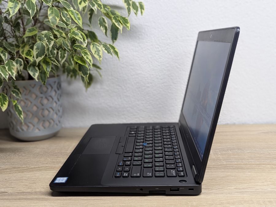 Уцінка! Ноутбук Б/В Dell Latitude E5470, Intel Core i5-6200U, DDR4 8 GB, SSD 128GB, 14" HD
