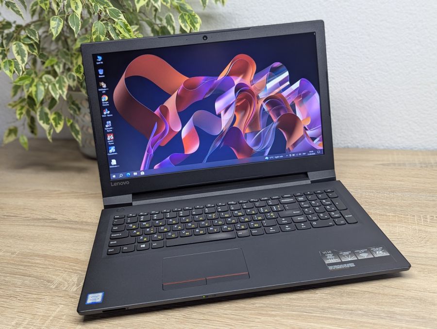 Ноутбук Б/В Lenovo V110, Intel Core i3-6006U, DDR4 8 GB, SSD 128GB, 15.6" Full HD