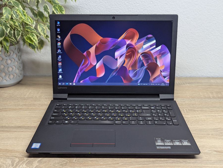 Ноутбук Б/В Lenovo V110, Intel Core i3-6006U, DDR4 8 GB, SSD 128GB, 15.6" Full HD