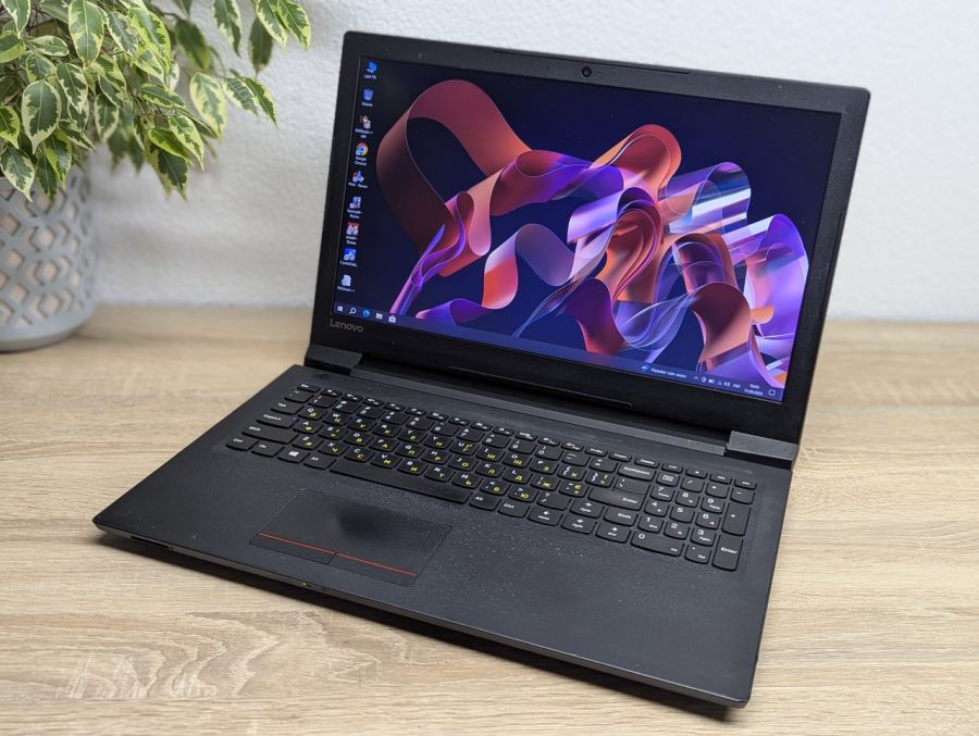 Уцінка! Ноутбук Б/В Lenovo V110, Intel Core i3-6006U, DDR4 8 GB, SSD 128GB, 15.6" Full HD