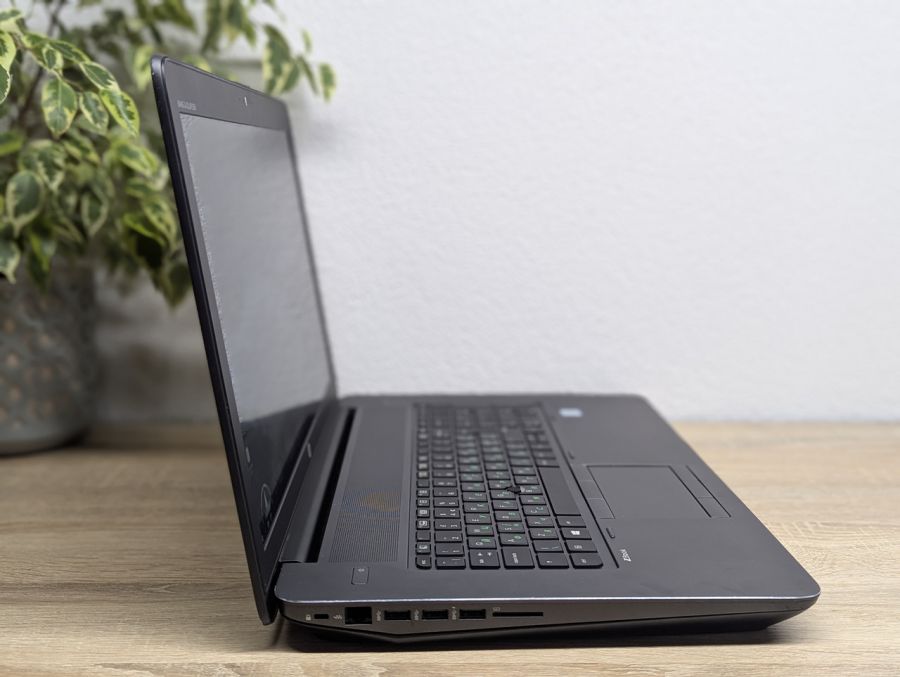 Ноутбук Б/В HP ZBook, Intel Core i7-6700HQ, DDR3, SSD 256GB, NVIDIA Quadro M2000M, 17" Full HD