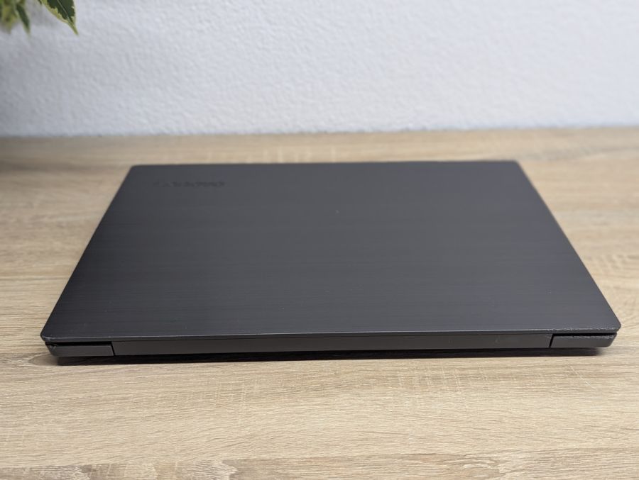 Уцінка! Ноутбук Б/В Lenovo V330-14IKB, Intel Core i5-8250U, DDR4 20 GB, SSD 256GB, 14" Full HD