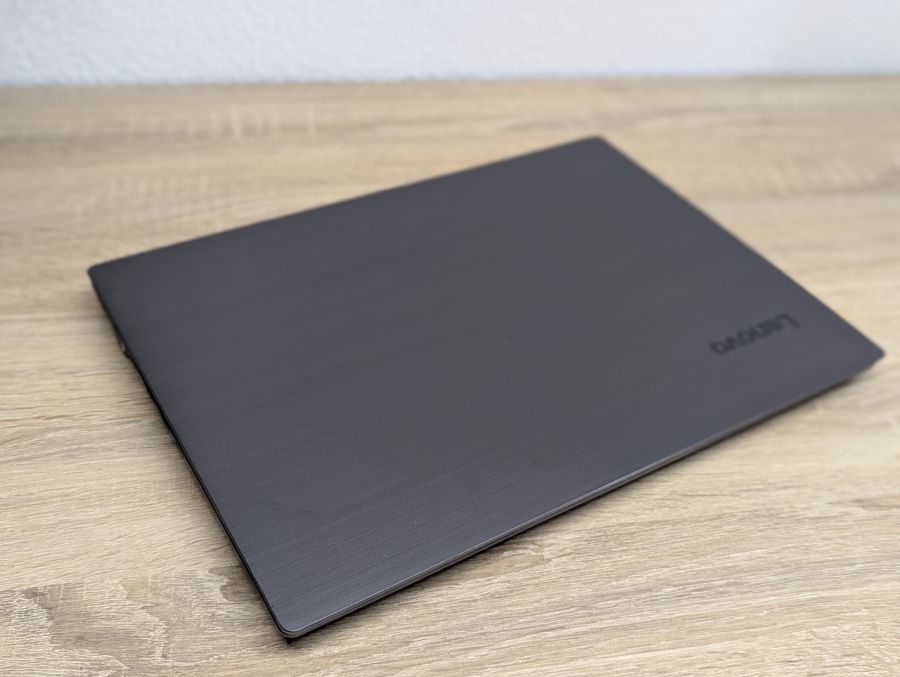 Уцінка! Ноутбук Б/В Lenovo V330-14IKB, Intel Core i5-8250U, DDR4 20 GB, SSD 256GB, 14" Full HD