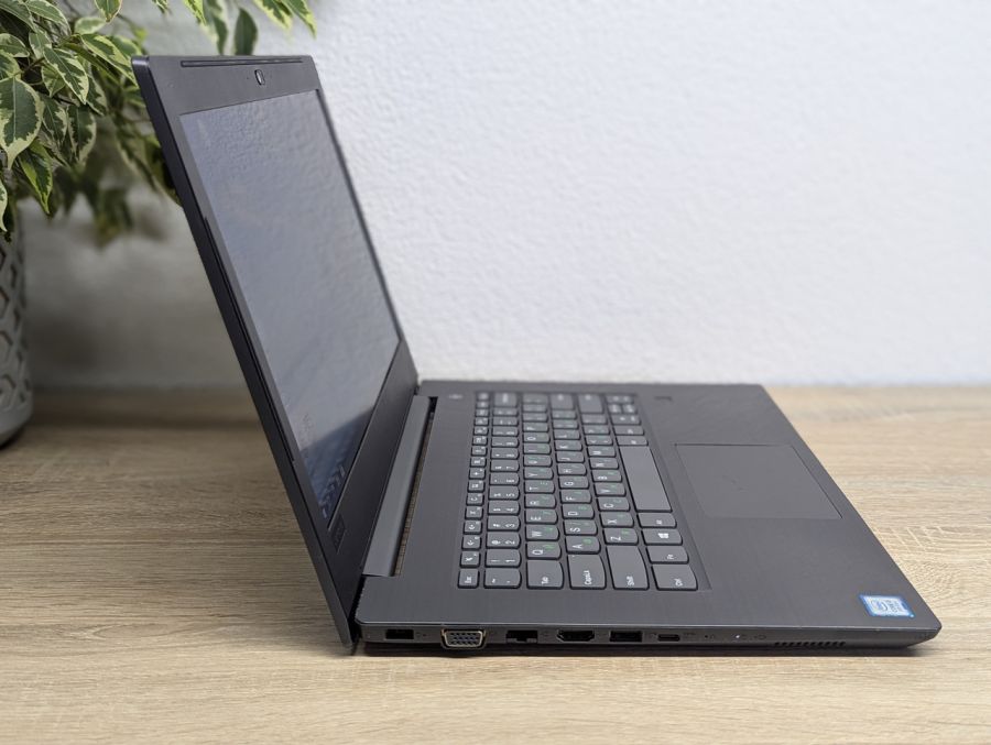 Уцінка! Ноутбук Б/В Lenovo V330-14IKB, Intel Core i5-8250U, DDR4 20 GB, SSD 256GB, 14" Full HD
