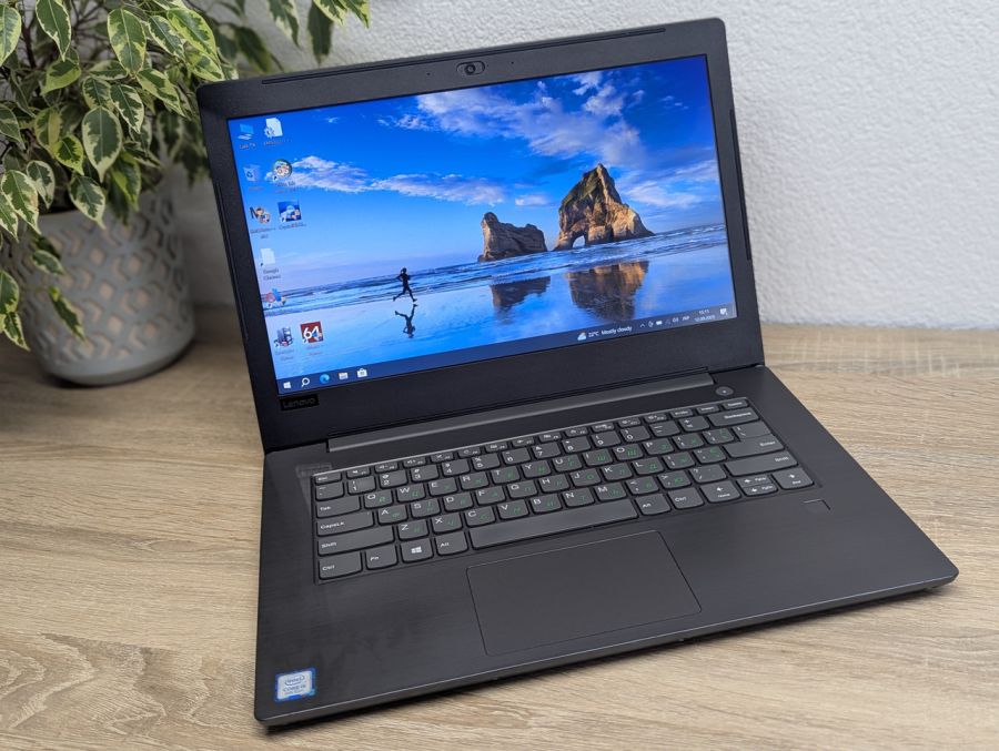 Уцінка! Ноутбук Б/В Lenovo V330-14IKB, Intel Core i5-8250U, DDR4 20 GB, SSD 256GB, 14" Full HD