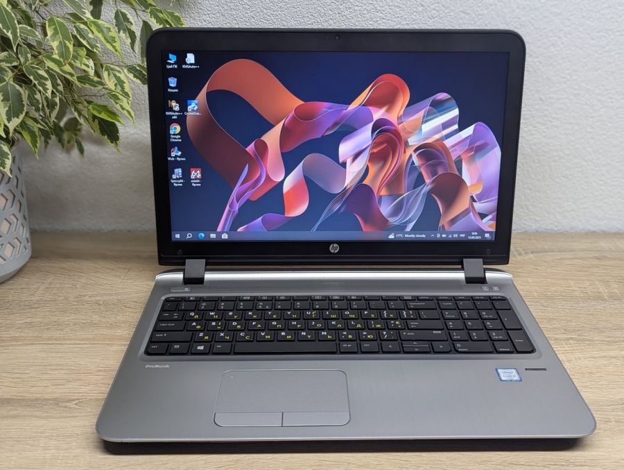 Ноутбук Б/В HP ProBook 450 G3, Intel Core i3-6100U, DDR3 12 GB, SSD 128GB, 15.6" HD