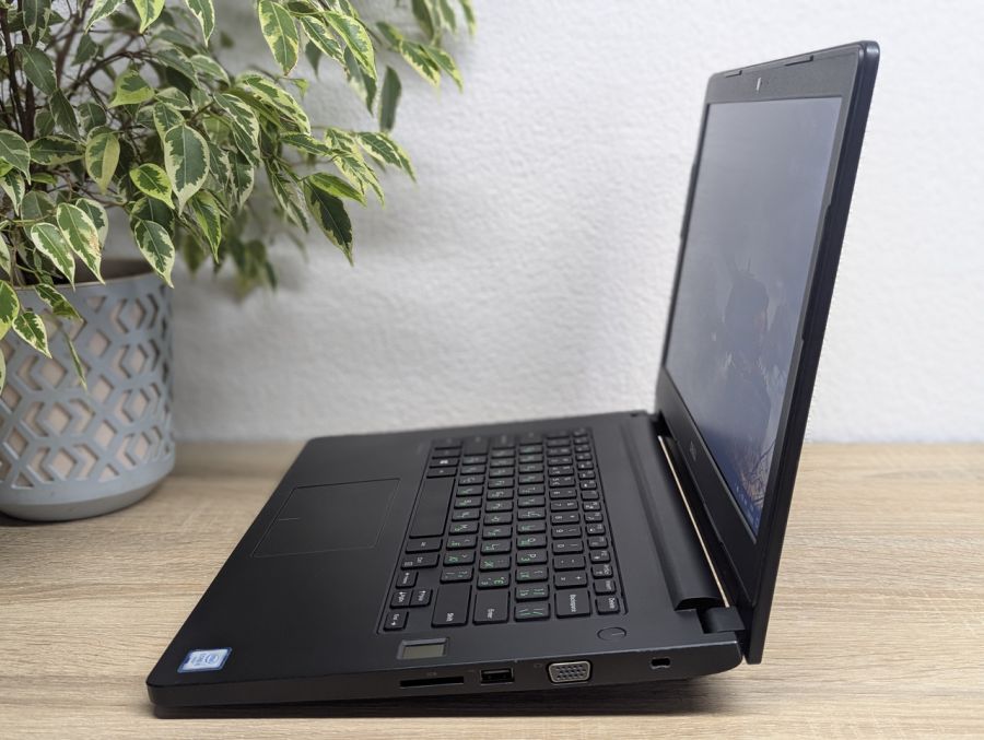 Ноутбук Б/В Dell Latitude 3470, Intel Core i5-6200U, DDR3 8 GB, SSD 128GB, 14" HD