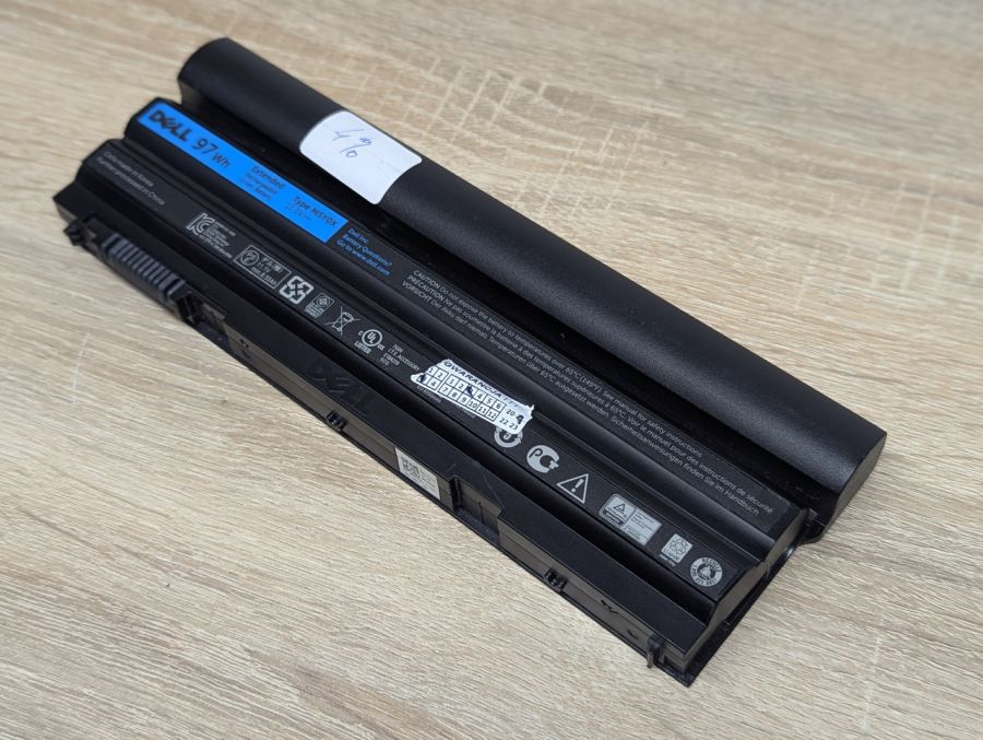 Б/В Оригінальна акумуляторна батарея Dell M5Y0X