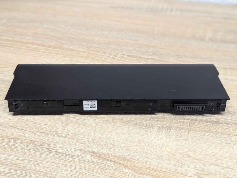 Б/В Оригінальна акумуляторна батарея Dell M5Y0X