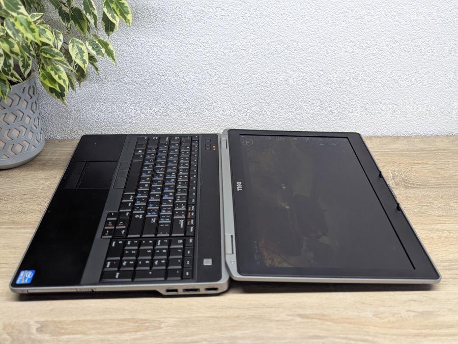 Ноутбук Б/В Dell Latitude E6530, Intel Core i5-3320M, DDR3 8 GB, SSD 128GB, 15.6" HD
