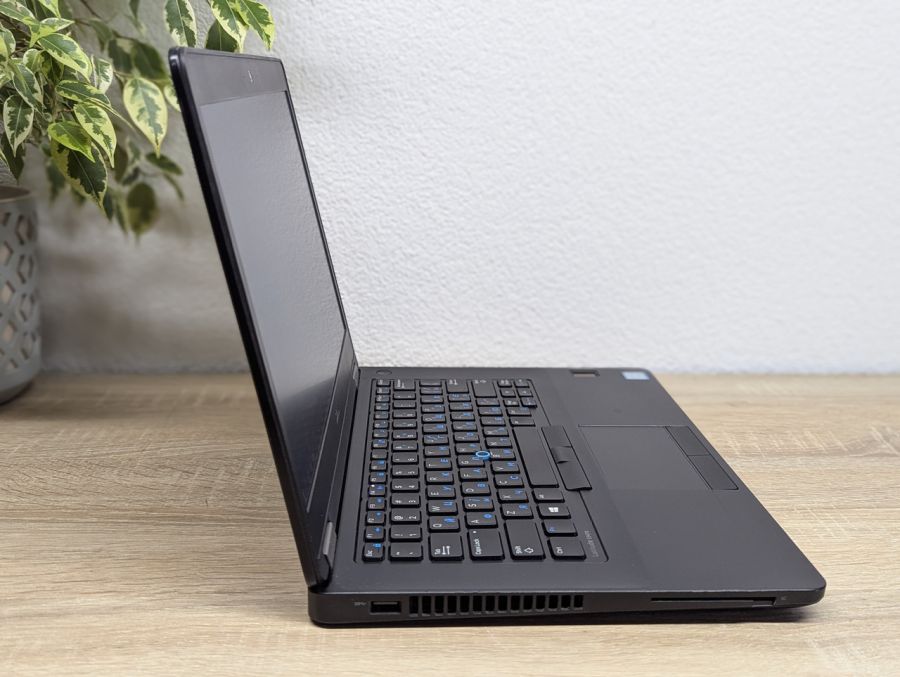 Ноутбук Б/В Dell Latitude E5470, Intel Core i5-6200U, DDR4 8 GB, SSD 256GB, 14" HD
