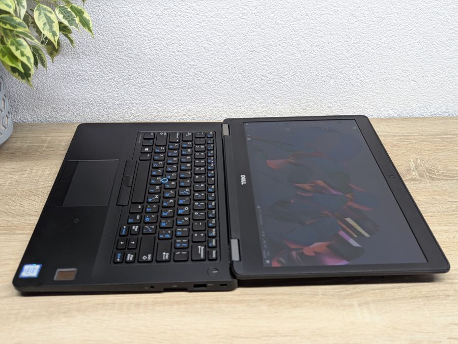 Ноутбук Б/В Dell Latitude E5470, Intel Core i5-6200U, DDR4 8 GB, SSD 256GB, 14" HD