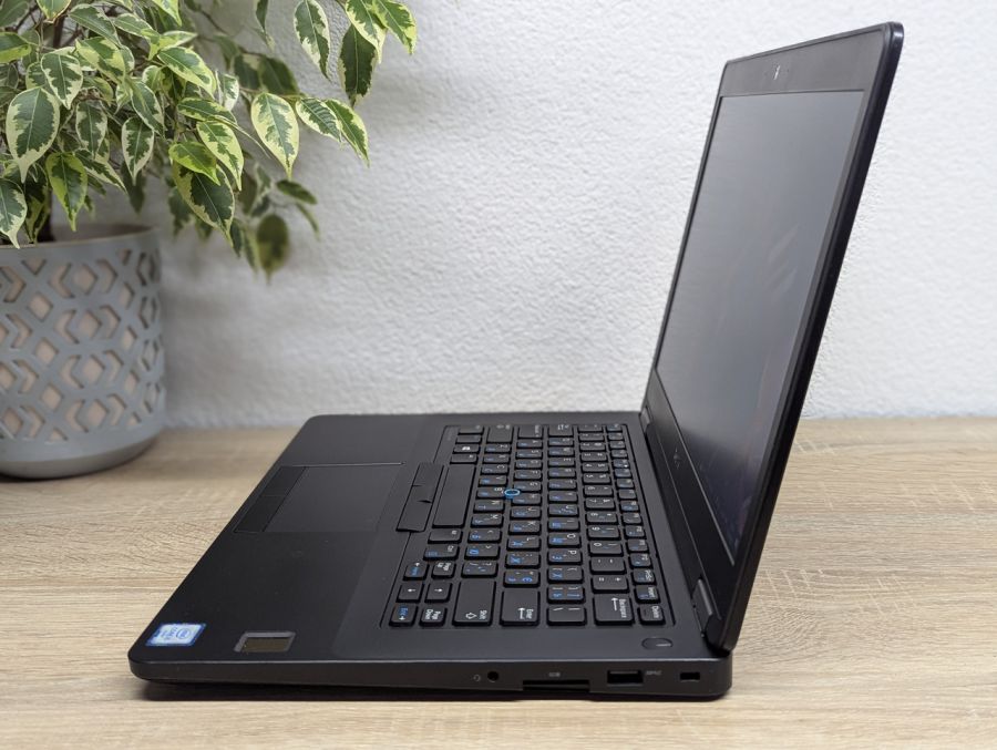 Ноутбук Б/В Dell Latitude E5470, Intel Core i5-6200U, DDR4 8 GB, SSD 256GB, 14" HD