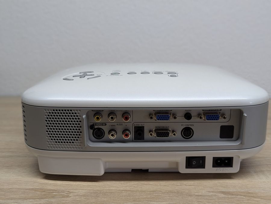 Б/В проєктор NEC VT470