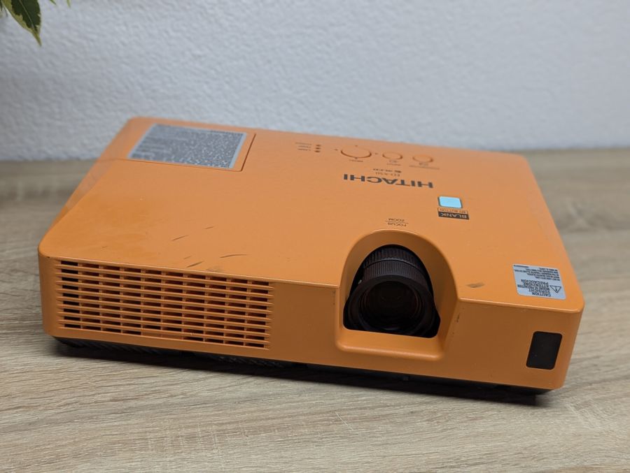 Б/В Проектор HITACHI ED-X50