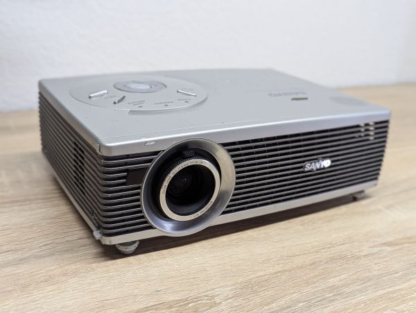Б/В Проєктор SANYO PLC-SW36
