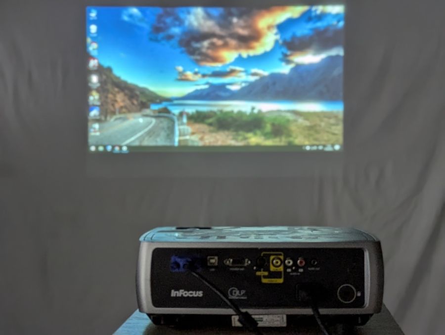 Проєктор InFocus W260