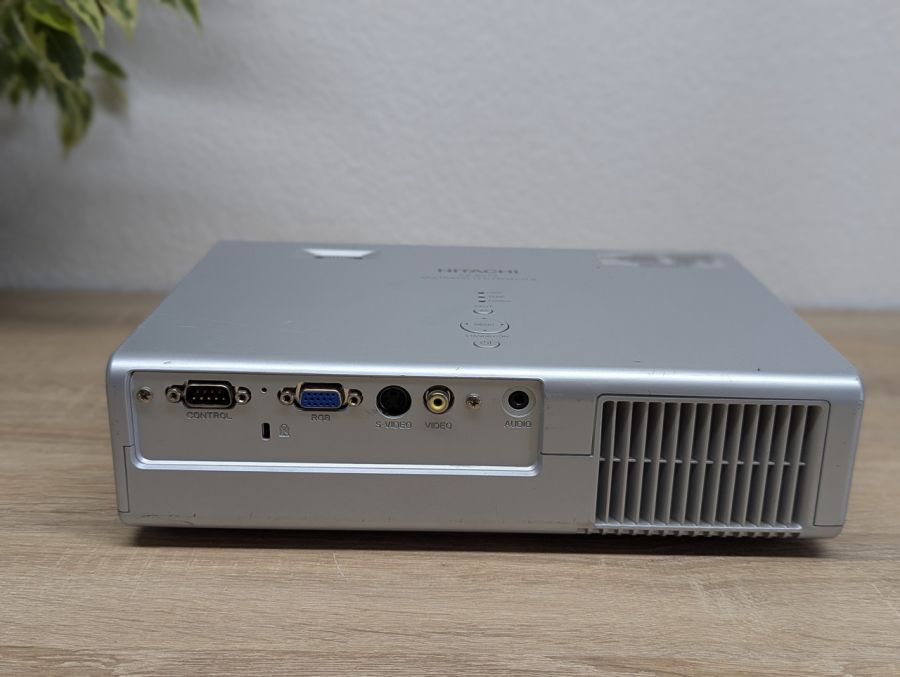 Б/В Проектор HITACHI CP-RS50