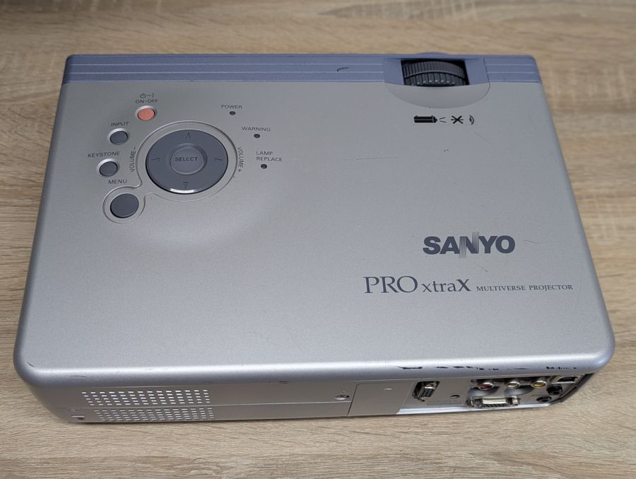 Б/В Проєктор SANYO PLC-XU47