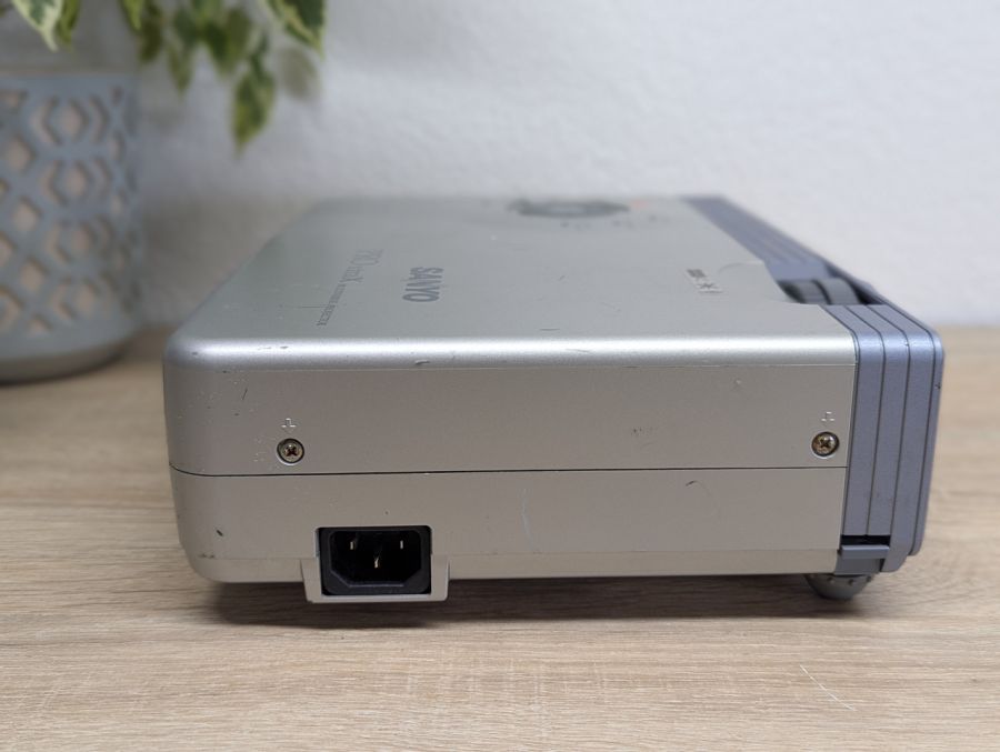 Б/В Проєктор SANYO PLC-XU41