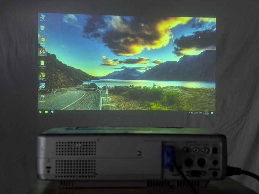 Б/В Проєктор SANYO PLC-XU41