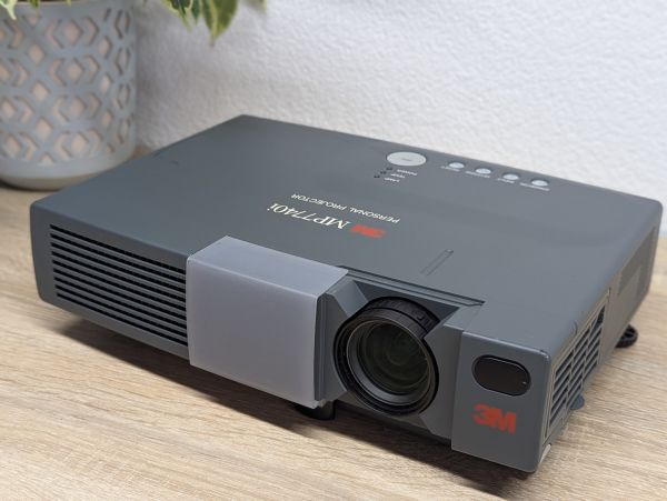Б/В Проєктор Б/К 3M MP7440i
