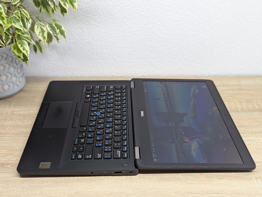 Уцінка! Ноутбук Б/В Dell Latitude E5470, Intel Core i5-6200U, DDR4 8 GB, SSD 256GB, 14" HD