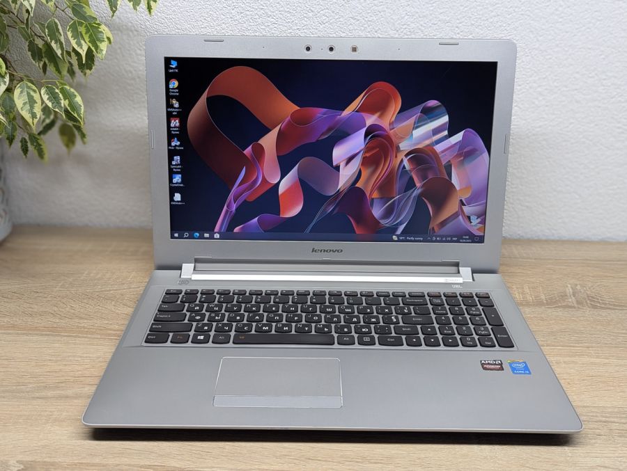 Ноутбук Б/В Lenovo Z51-70, Intel Core i5-5200U, DDR3 8 GB, SSD 256GB, AMD Radeon R9 M375, 15.6" Full HD