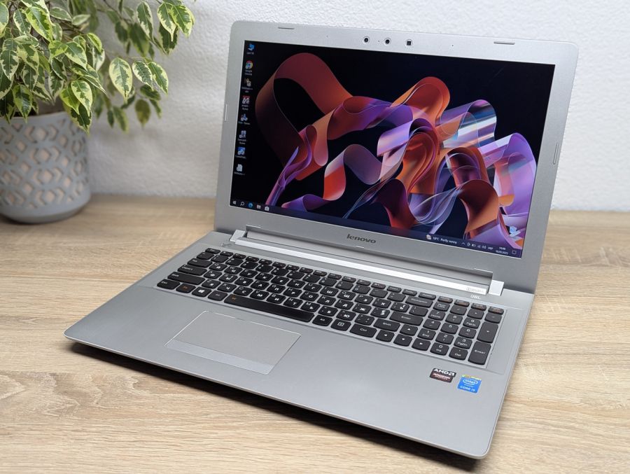 Ноутбук Б/В Lenovo Z51-70, Intel Core i5-5200U, DDR3 8 GB, SSD 256GB, AMD Radeon R9 M375, 15.6" Full HD