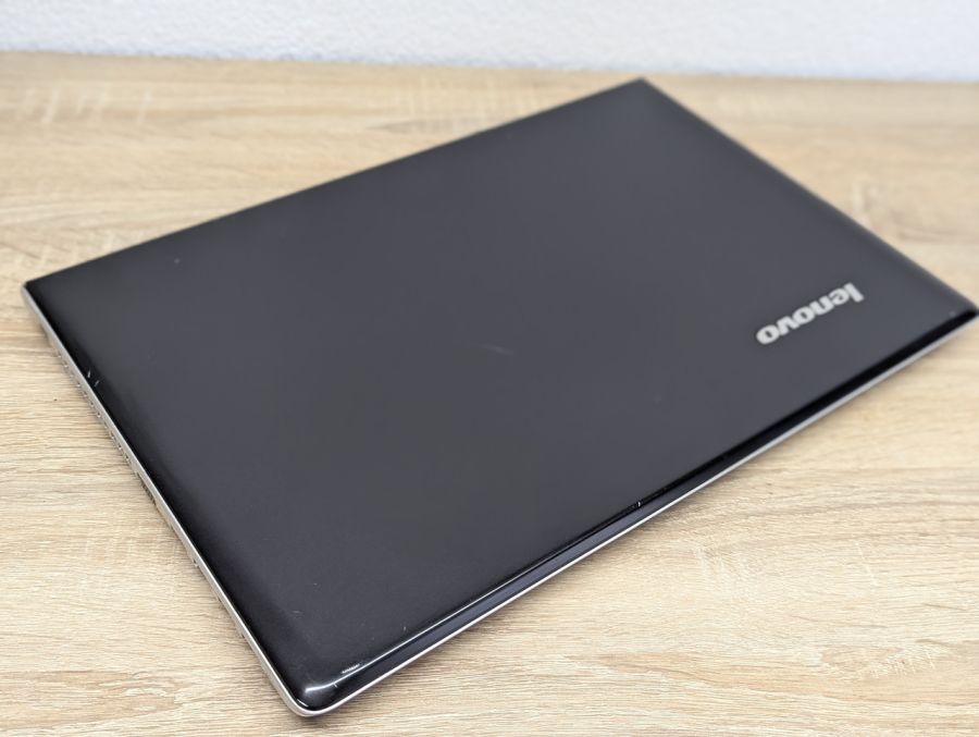 Ноутбук Б/В Lenovo Z51-70, Intel Core i5-5200U, DDR3 8 GB, SSD 256GB, AMD Radeon R9 M375, 15.6" Full HD