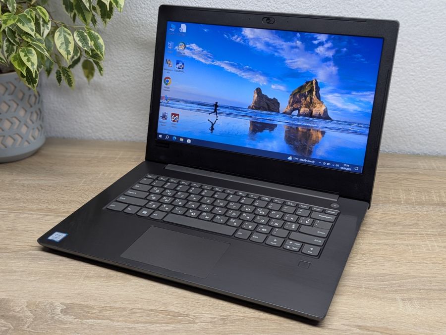 Ноутбук Б/В Lenovo V330-14IKB, Intel Core i5-8250U, DDR4 8 GB, SSD 128GB + HDD 500GB, 14" Full HD